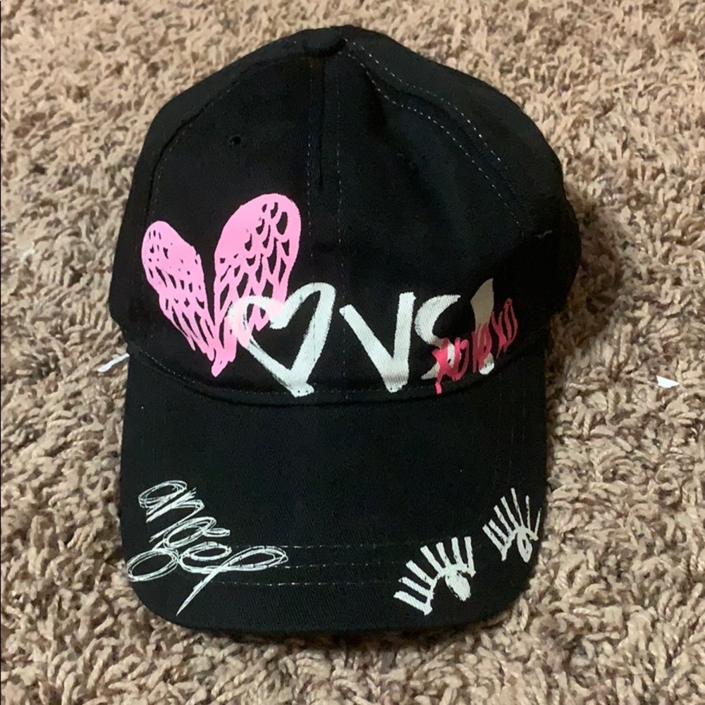 NEW Limited Edition Victoria’s Secret Graffiti Cap
